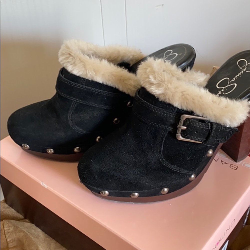 Clogs - Picture 2 of 3